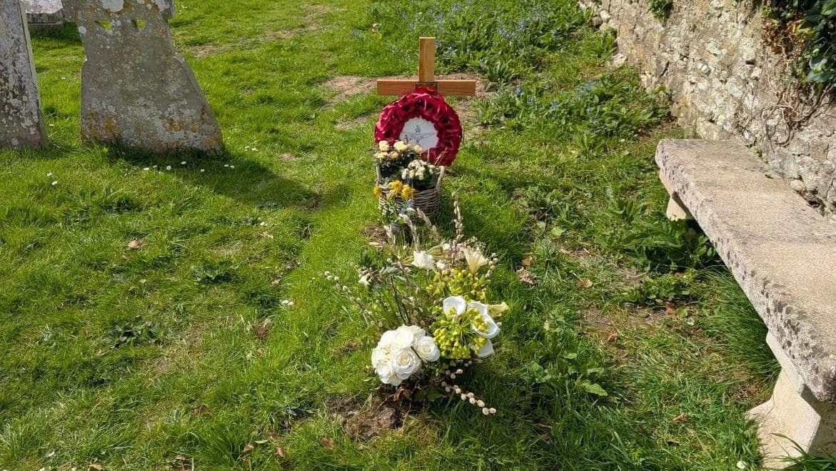 РИА Новости обнаружило могилу британского военного, погибшего на Украине