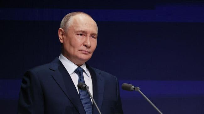 Путин приехал на церемонию вручения муниципальной премии "Служение"