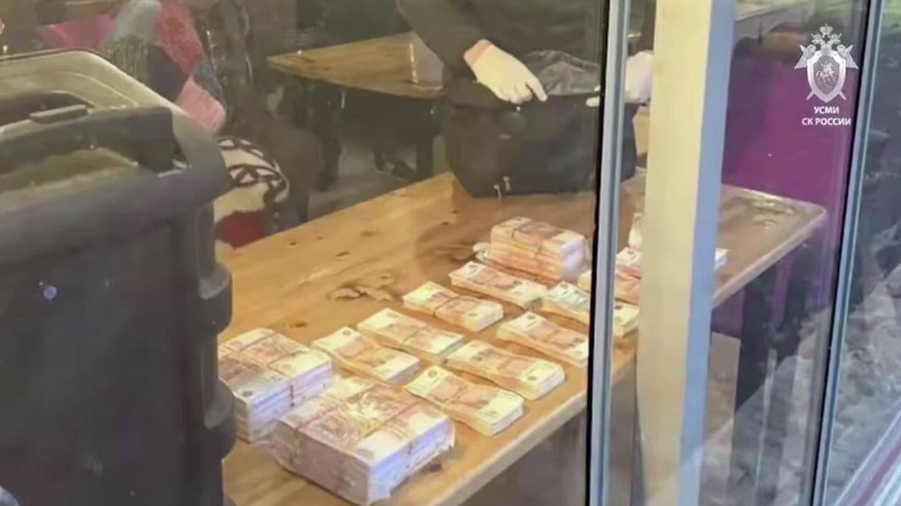 Замглавы парка "Патриот" ежеквартально требовал передавать взятки