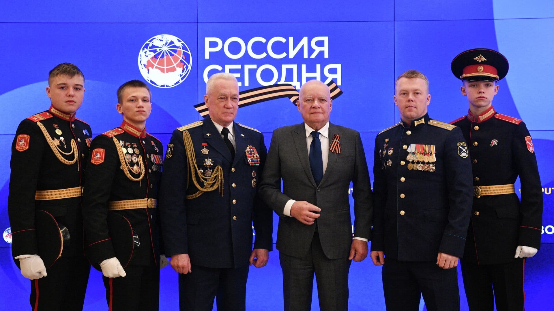 В Москве стартовала акция "Георгиевская ленточка"