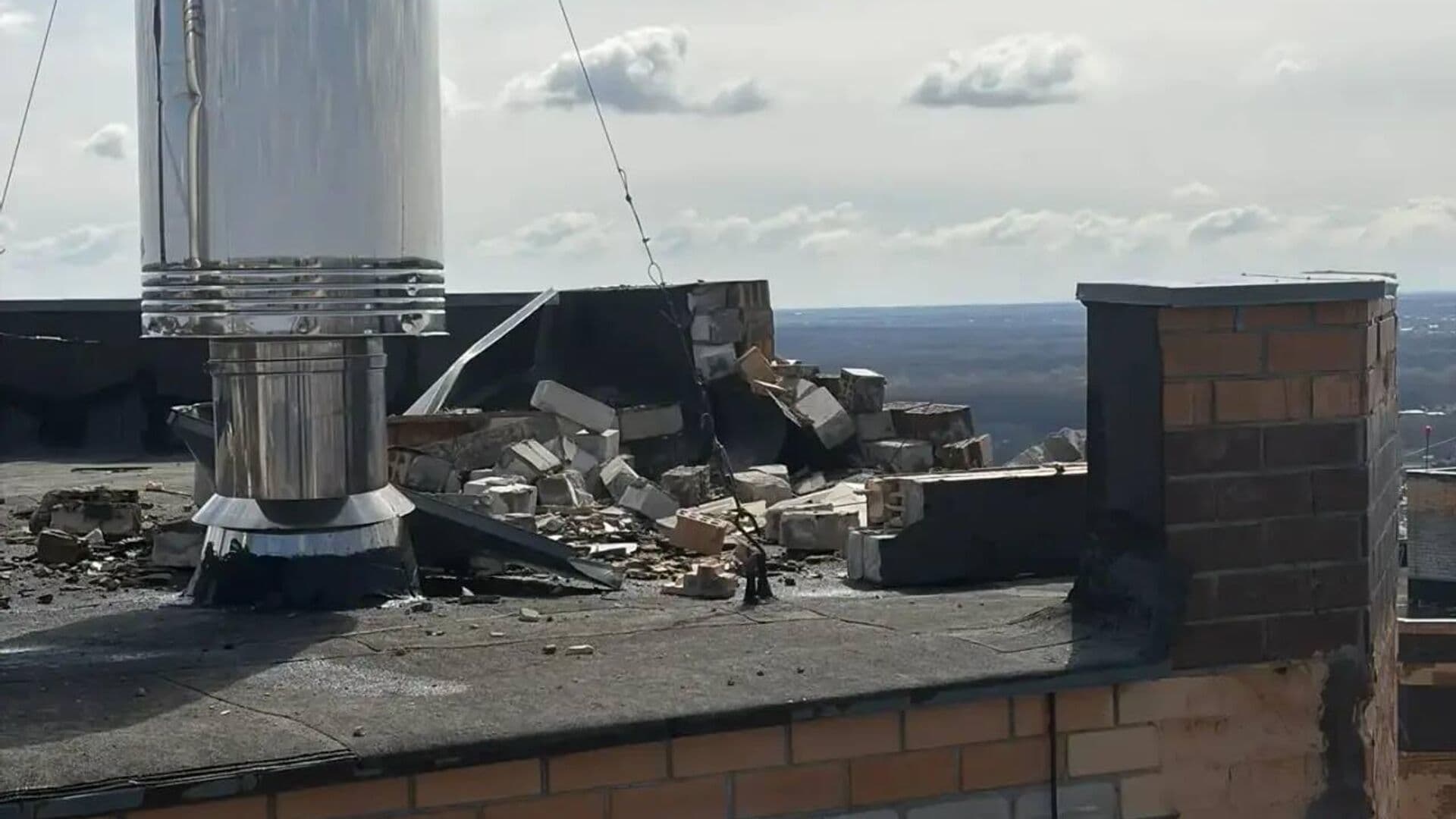 СК работает на месте падения БПЛА в центре Курска