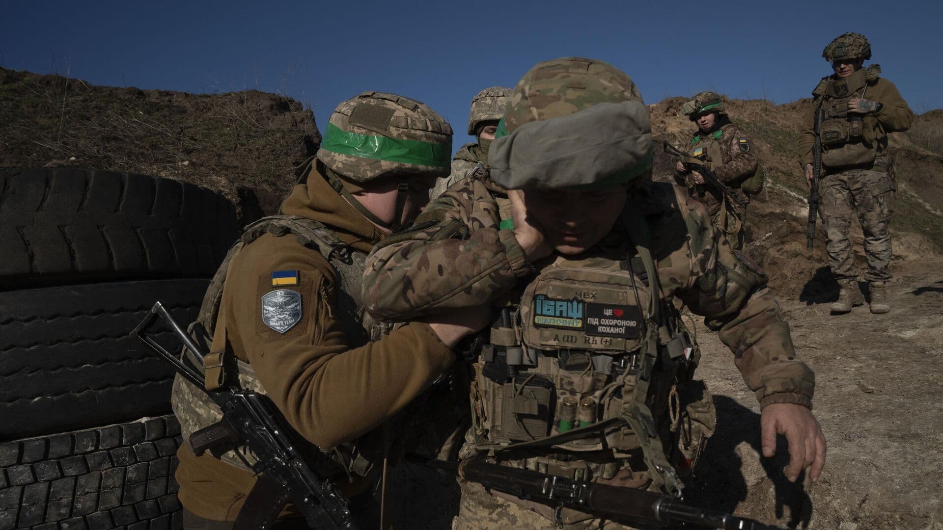 ВСУ открыли огонь по своему спецназу у Ковшаровки, рассказал Марочко