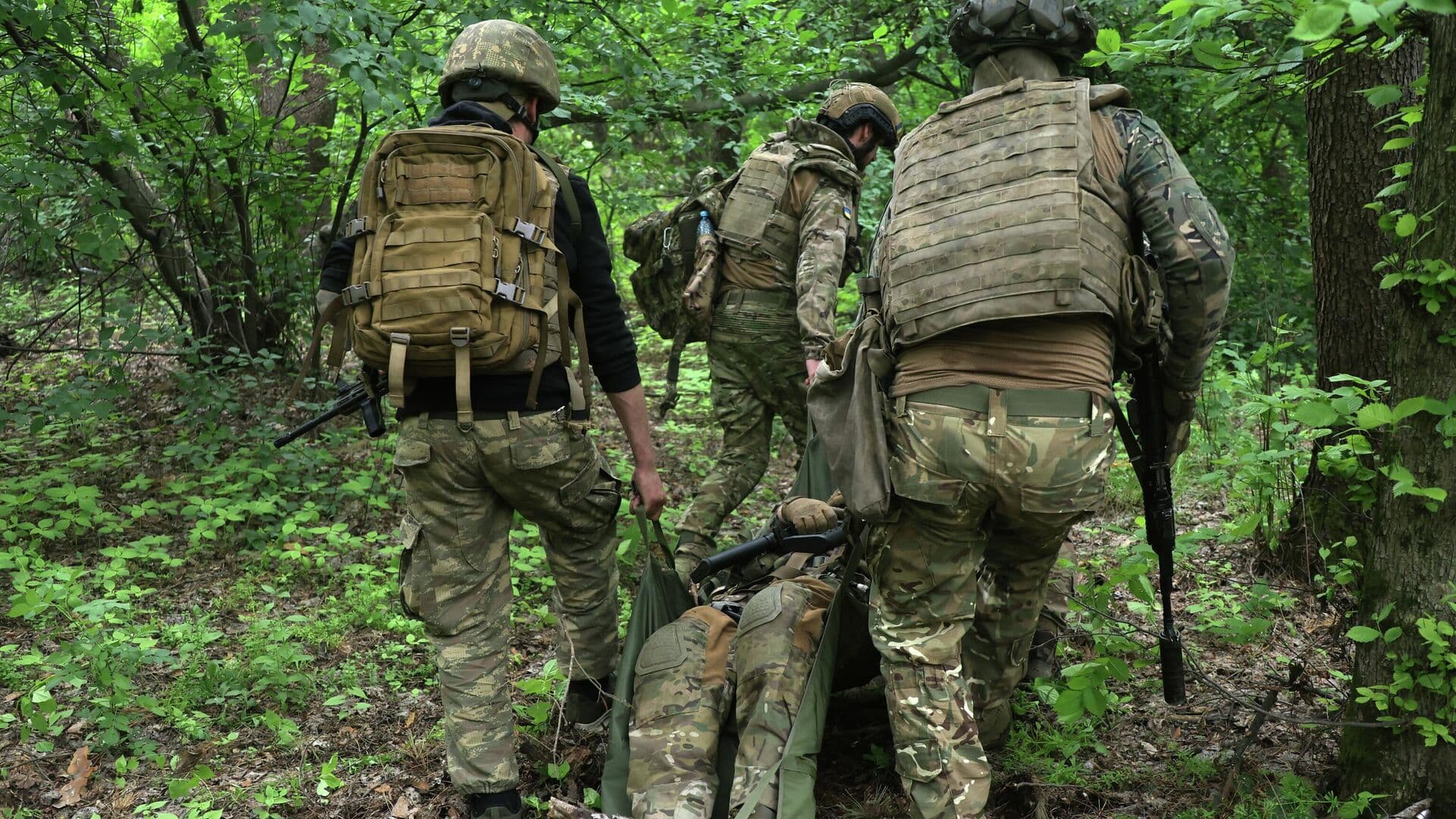 СМИ: на Украине разразился скандал из-за фото с боевиками ВСУ