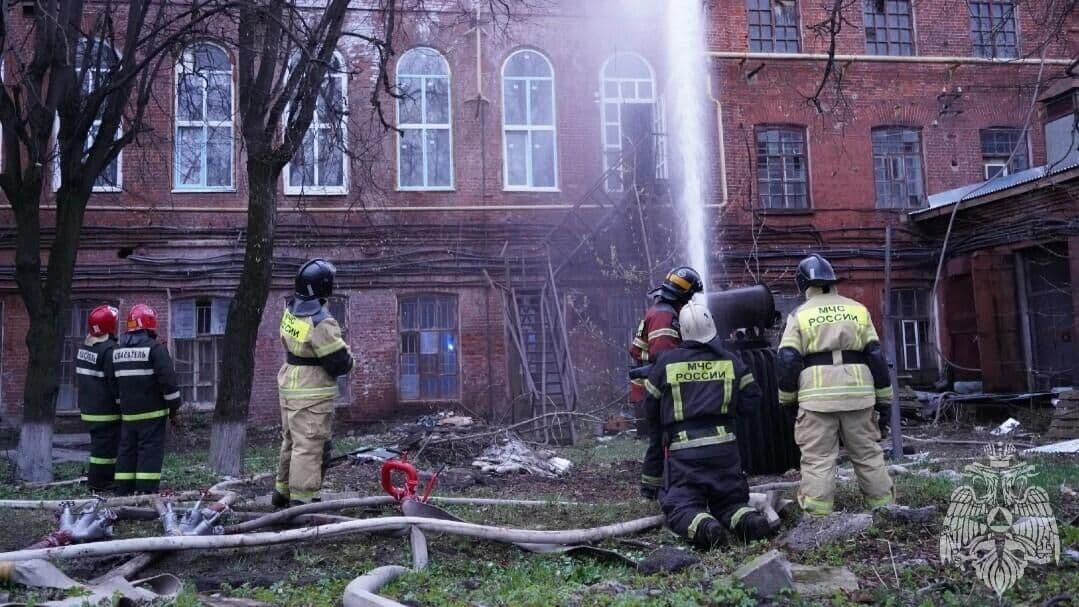 В Иваново полностью потушили пожар в производственном здании