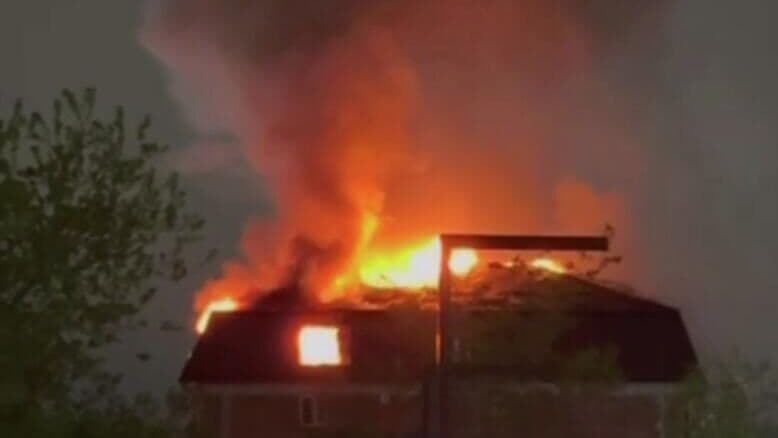 Прокуратура назвала возможную причину пожара в жилом доме в Махачкале