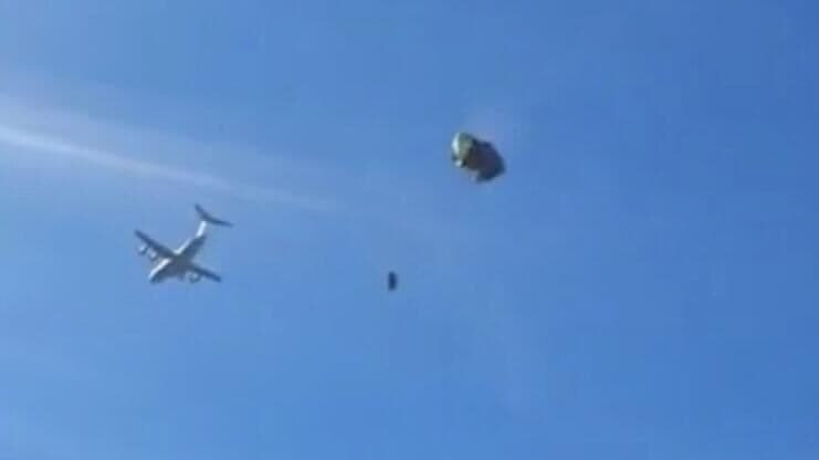 Испанские десантники уничтожили внедорожник на 600 тысяч евро