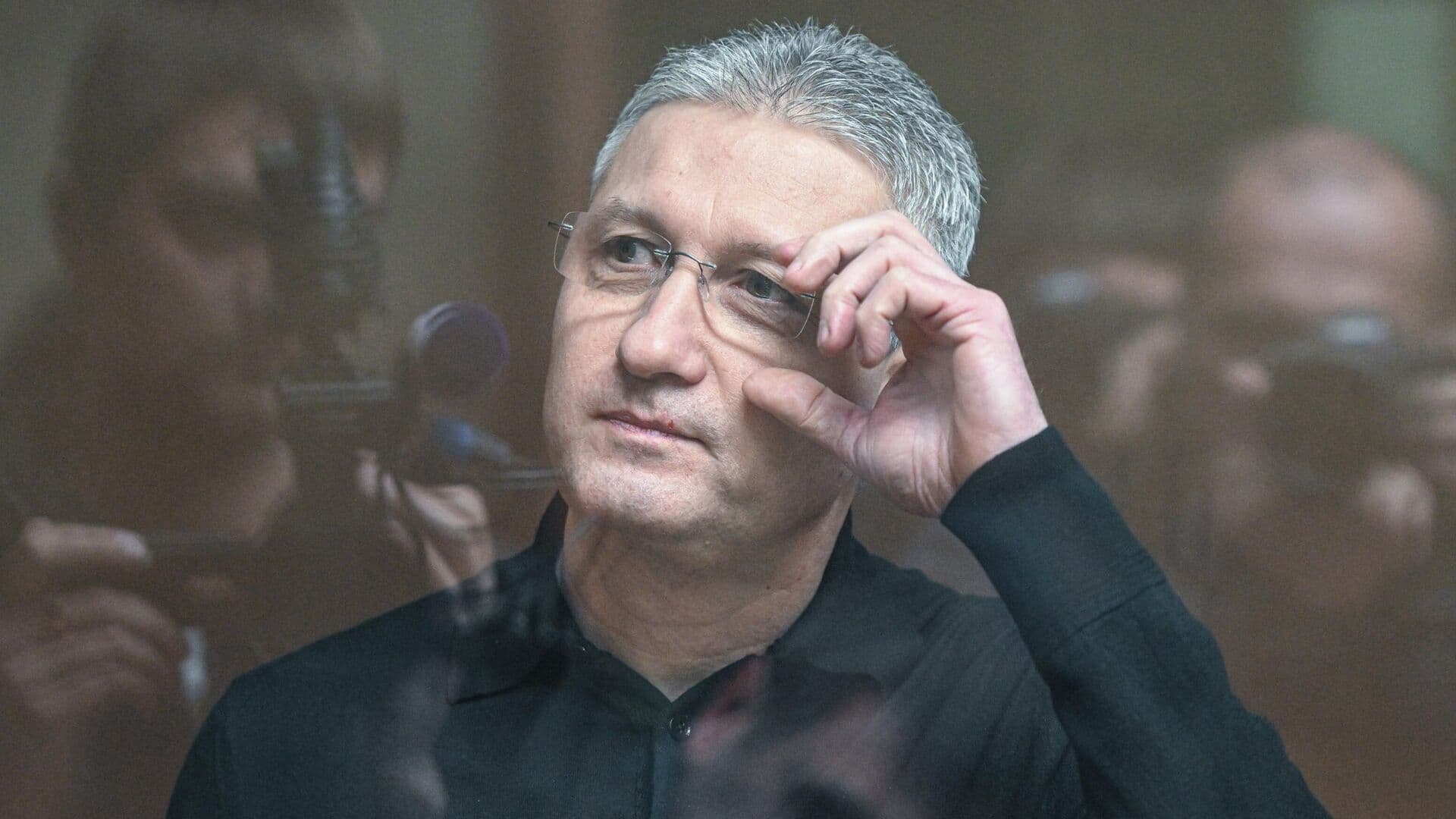 Прокурор попросил суд закрыть процесс по делу Тимура Иванова