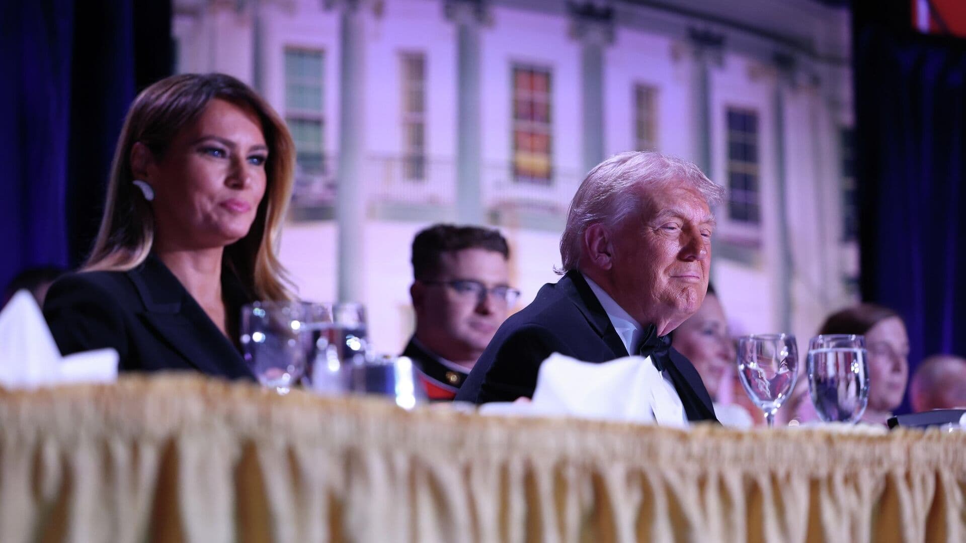 Трамп сообщил, что чиновники не пострадали в инциденте со стрельбой