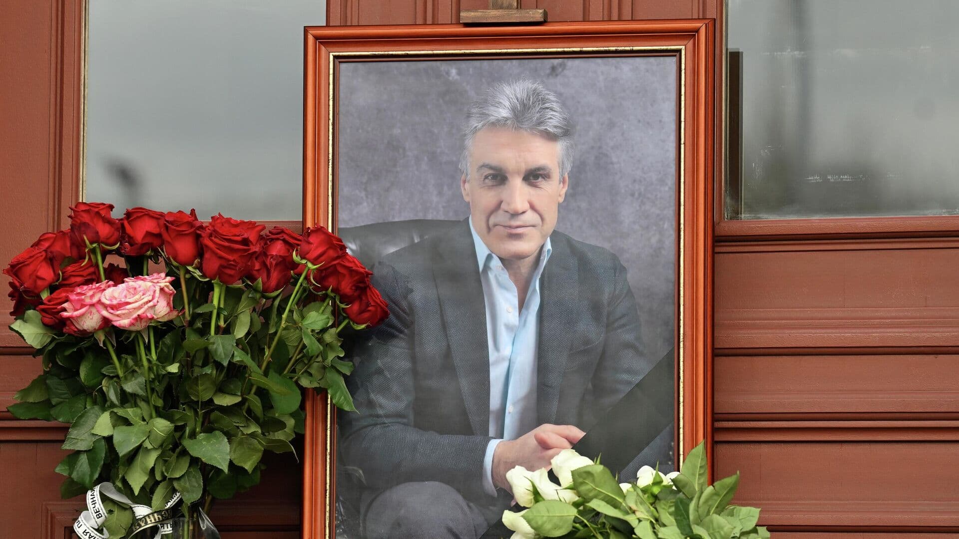 В Москве началась церемония прощания с телеведущим Пимановым