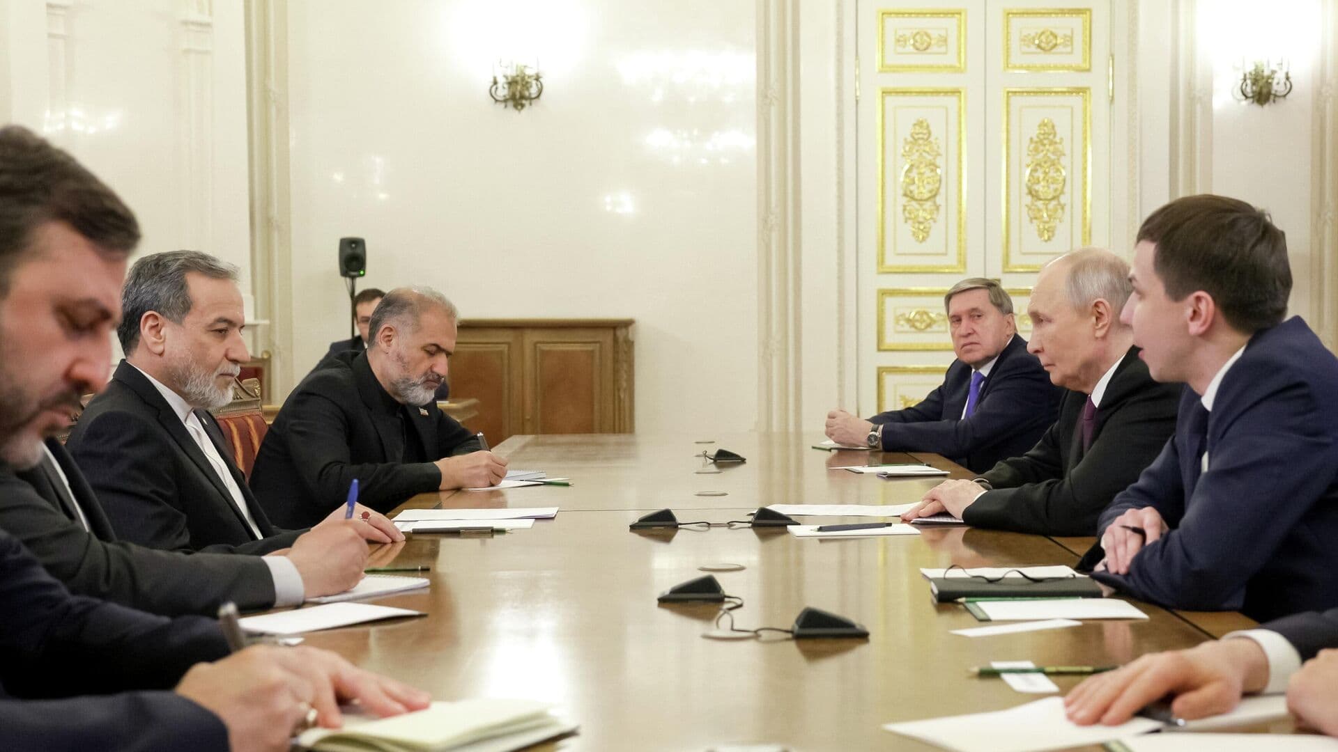 Встреча Путина и главы МИД Ирана продлилась почти два часа