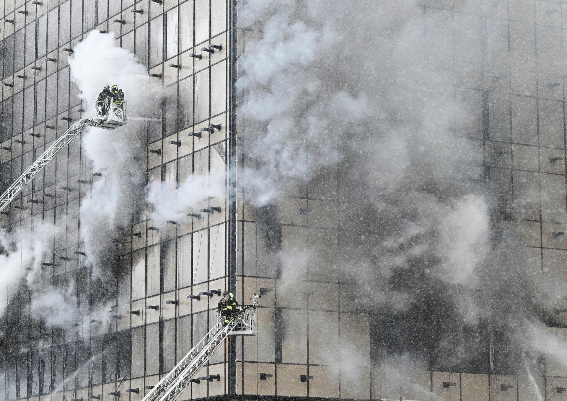 Пять человек задержали по делу о пожаре в новостройке в Москве