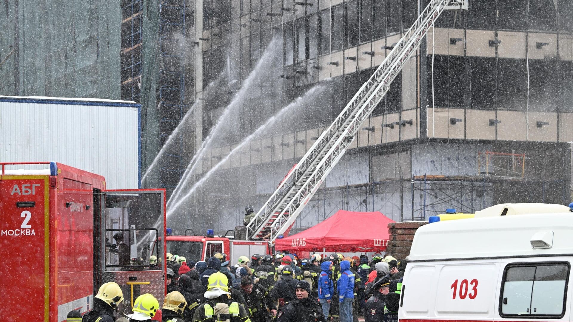 Число погибших при пожаре в московской новостройке увеличилось до восьми