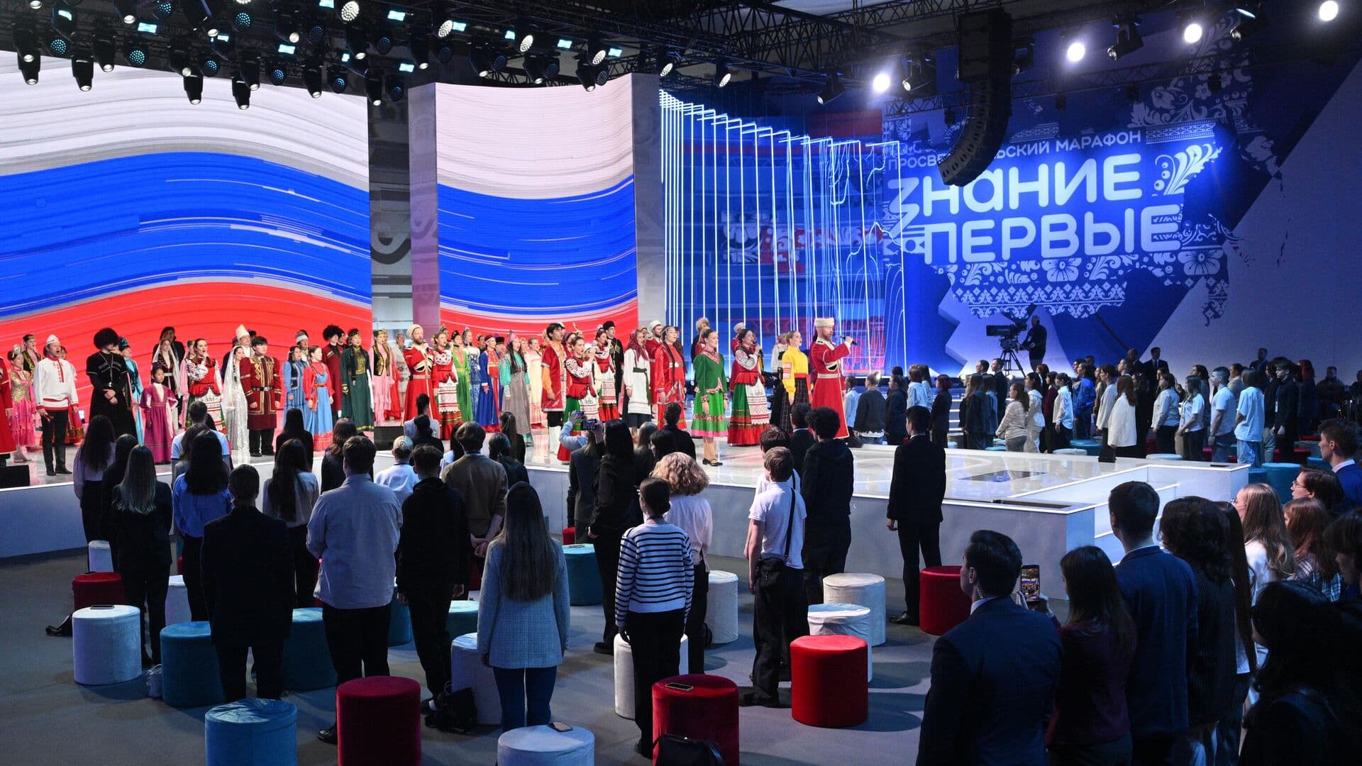 Захарова восхитилась костюмом девочки на марафоне "Знание. Первые"