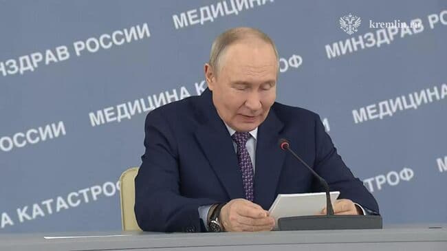 Путин поздравил сотрудников скорой помощи с профессиональным праздником