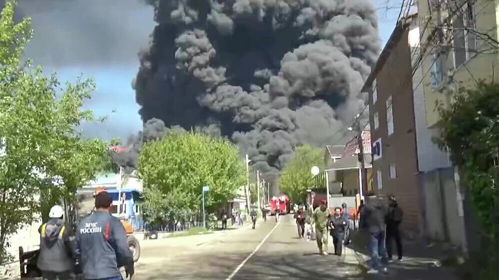 Жителей домов вблизи НПЗ в Туапсе заселяют в гостиницу