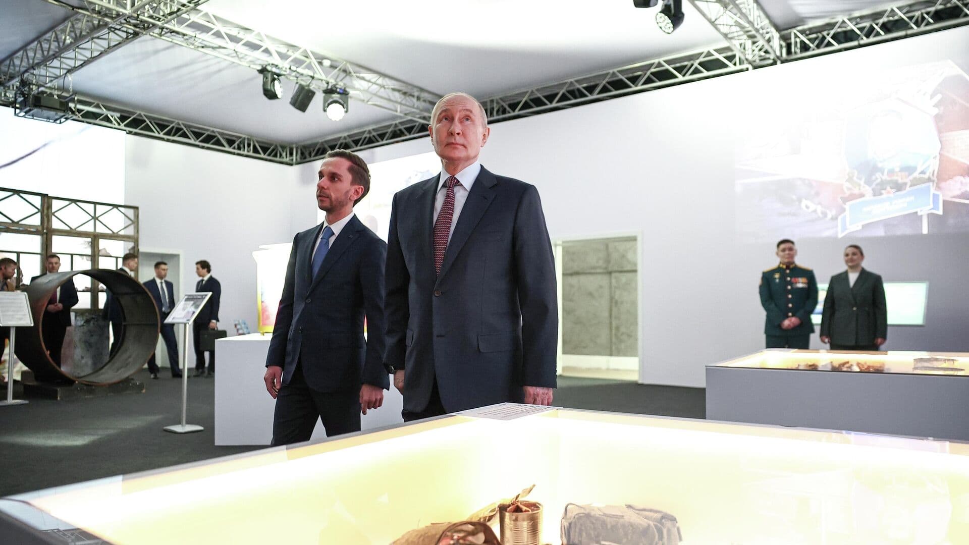 Путин приехал на площадку марафона "Знание.Первые"