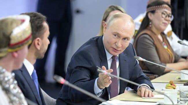 Сила России в многообразии, заявил Путин на встрече с малыми народами