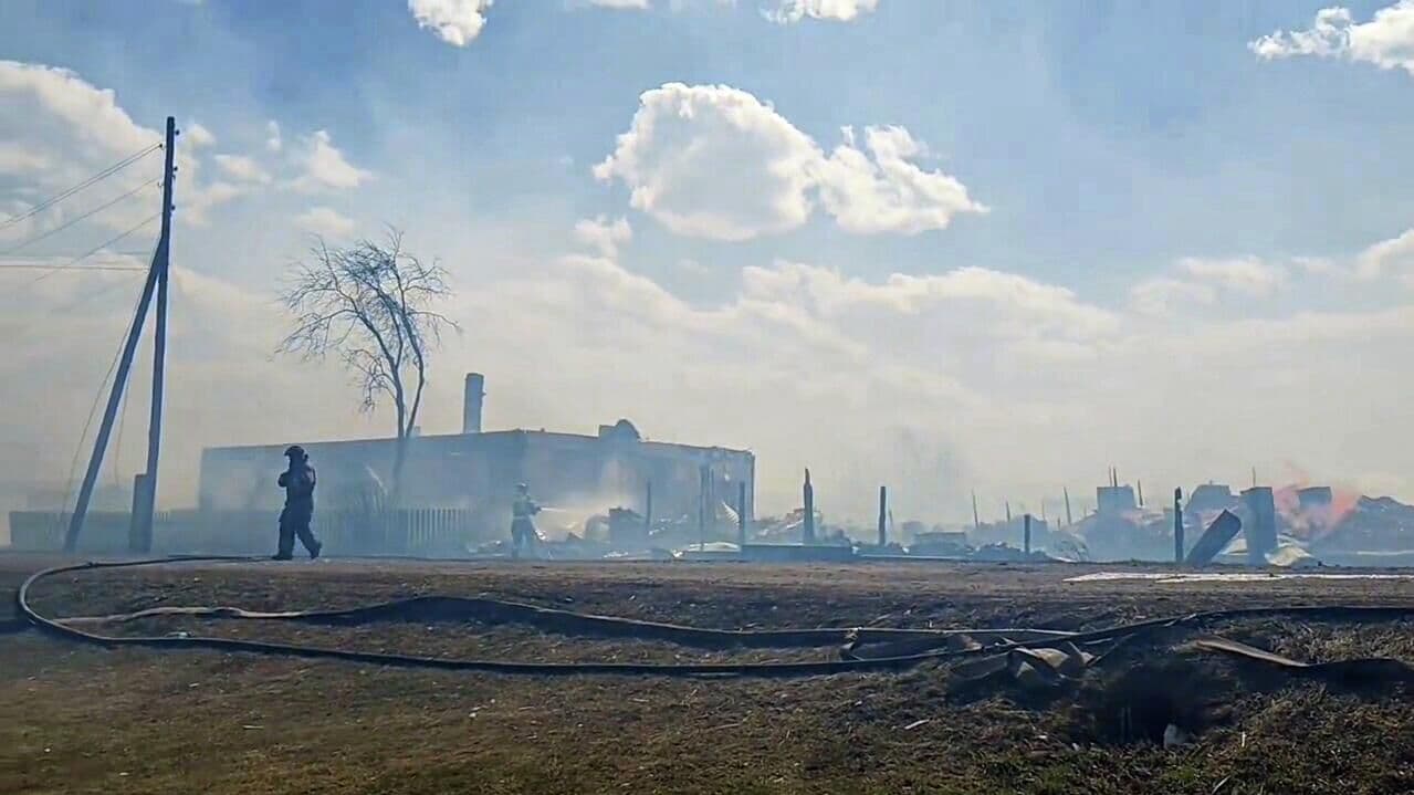 Жители красноярского села, чьи дома сгорели при пожаре, получат выплаты