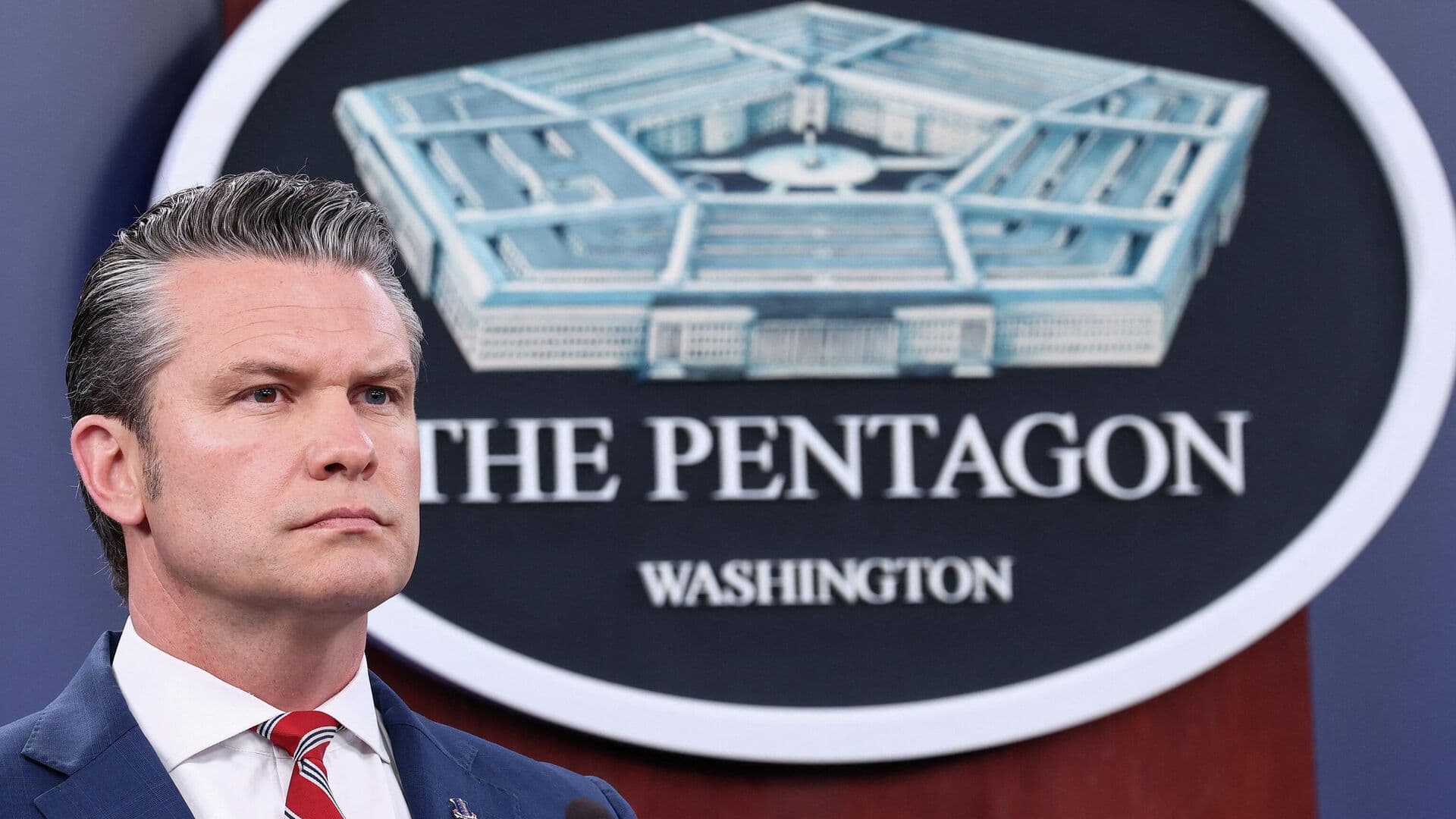 Режим прекращения огня между США и Ираном остается в силе, заявил Хегсет
