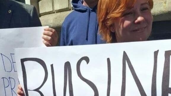 Молдавская оппозиция проводит акцию протеста у здания ЦИК в Кишиневе