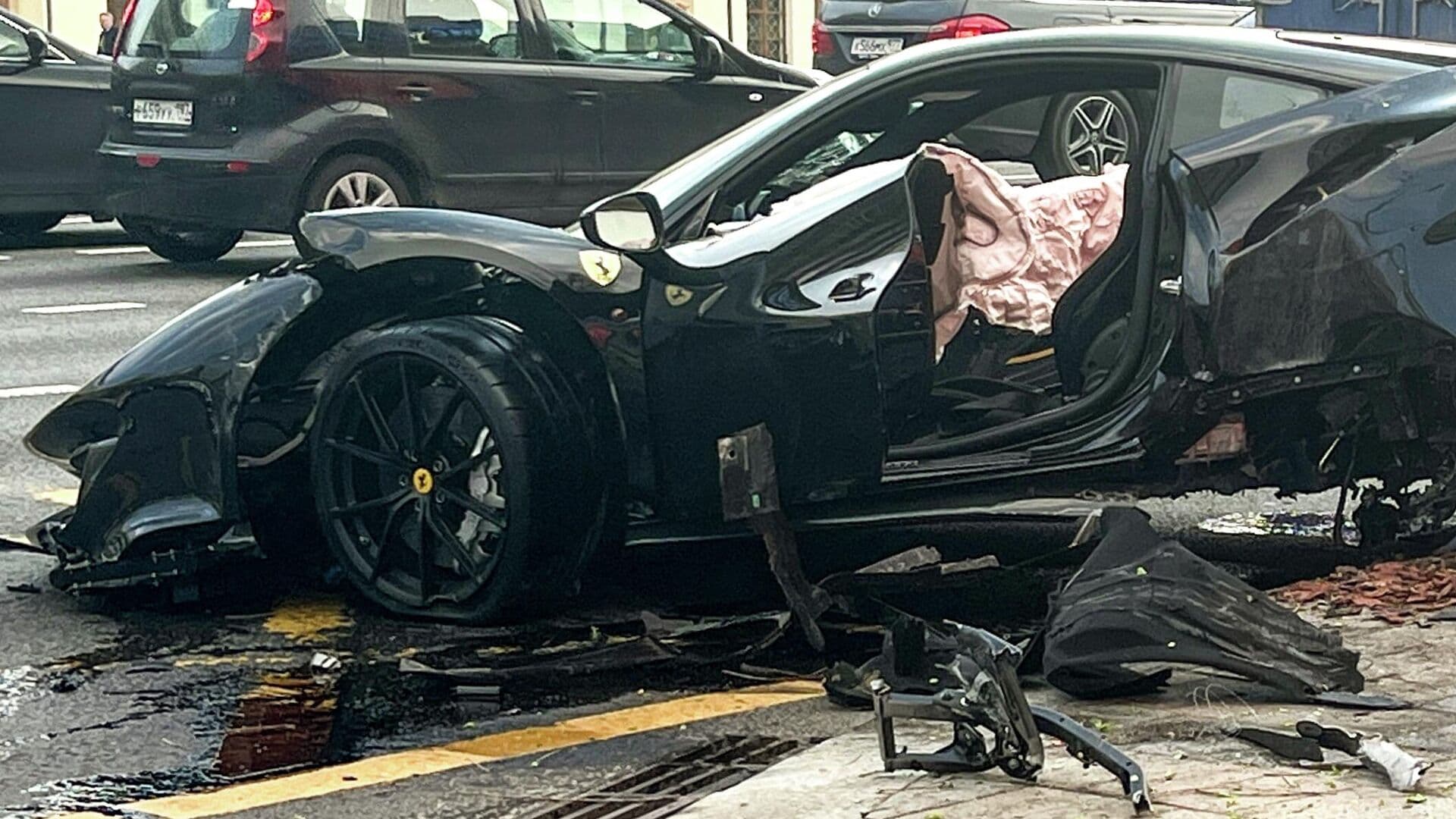 Автомобиль, на котором Navai попал в ДТП в Москве, не стоял на учете