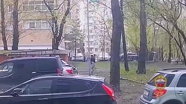 В Москве подросток напал на мужчину и попытался отобрать сумку