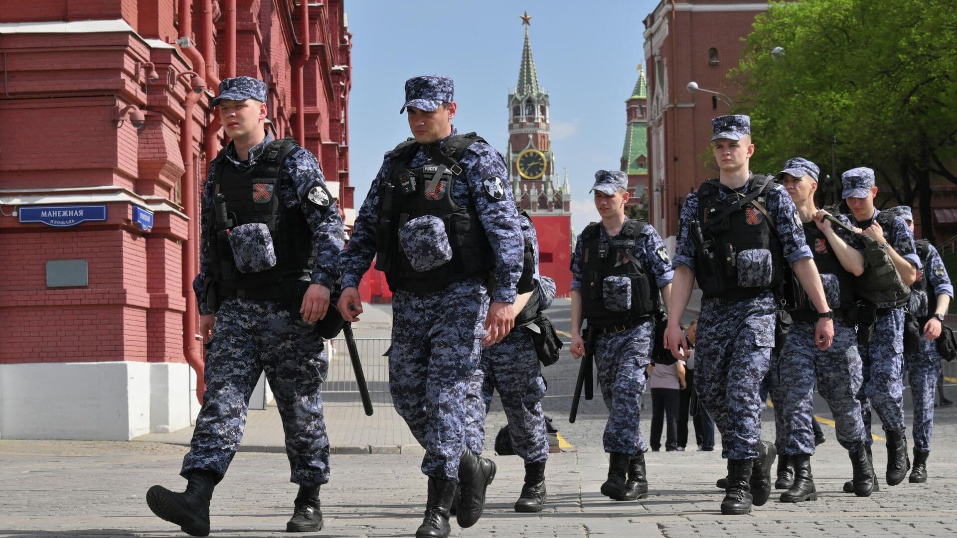 Ушаков: Минобороны предупредило об ответе на попытки Киева сорвать парад