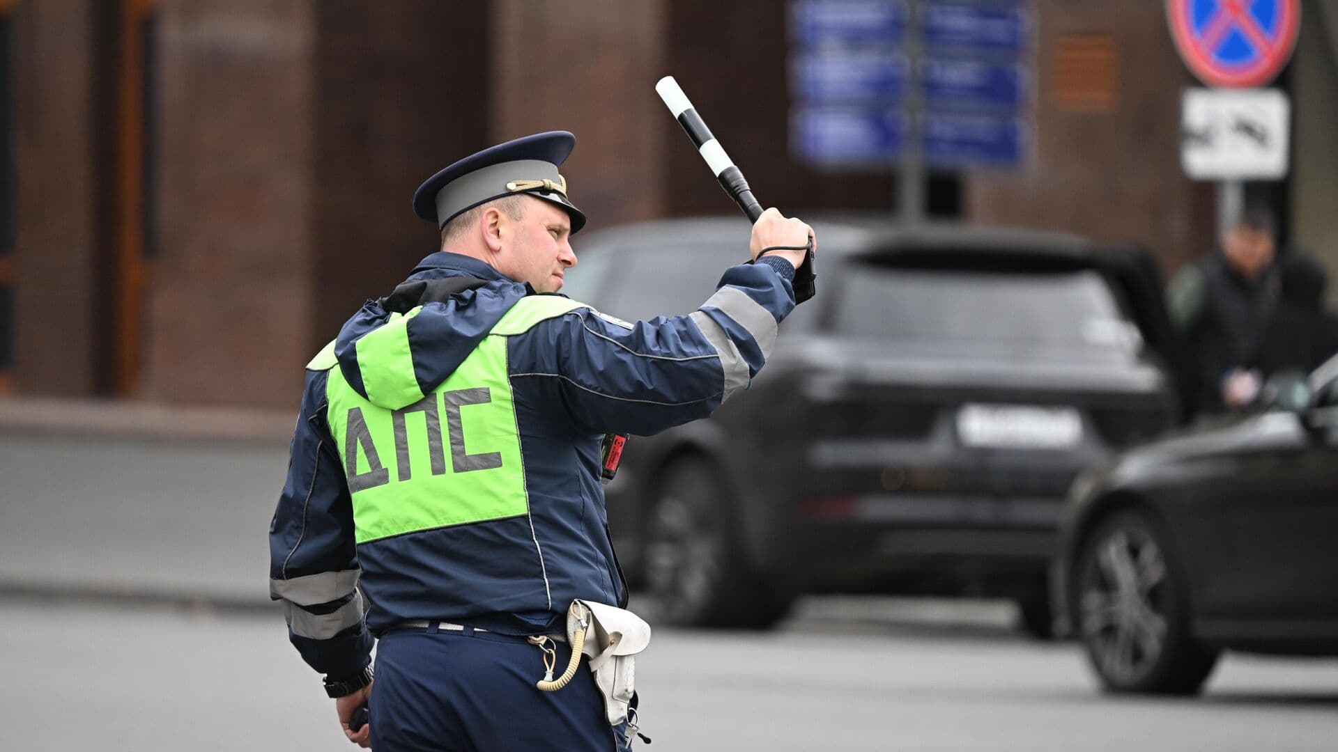 В Петербурге лихача на иномарке ловили погоней со стрельбой