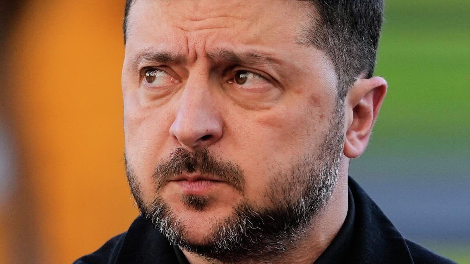"Задержать его!" На Западе набросились на Зеленского из-за ЧП на Украине