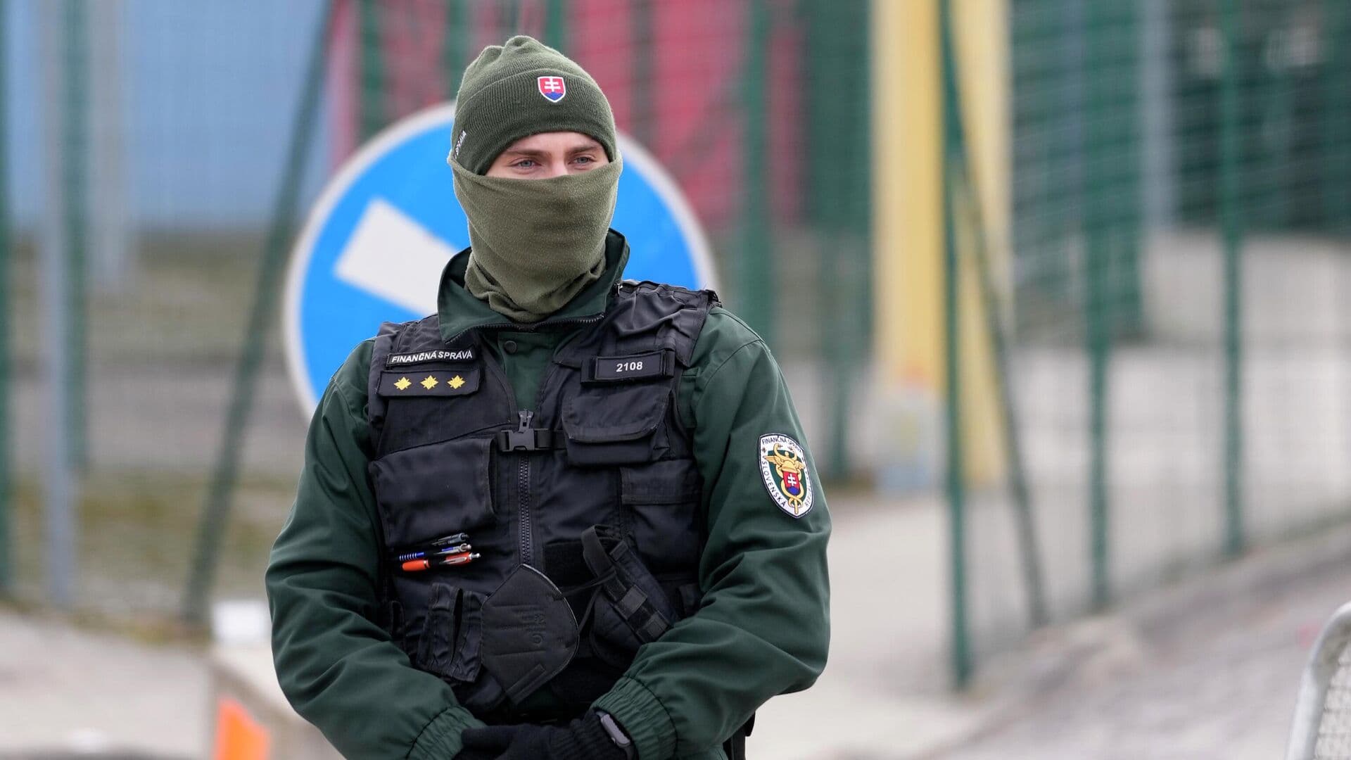Словакия закрыла пограничные переходы с Украиной