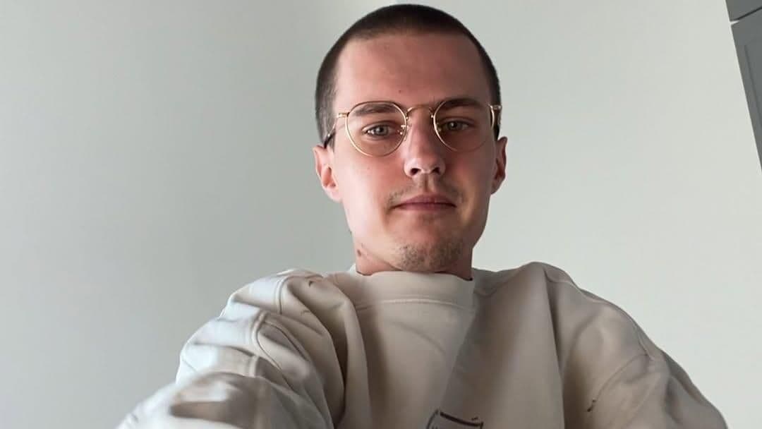 Суд заочно арестовал комика Долгополова*