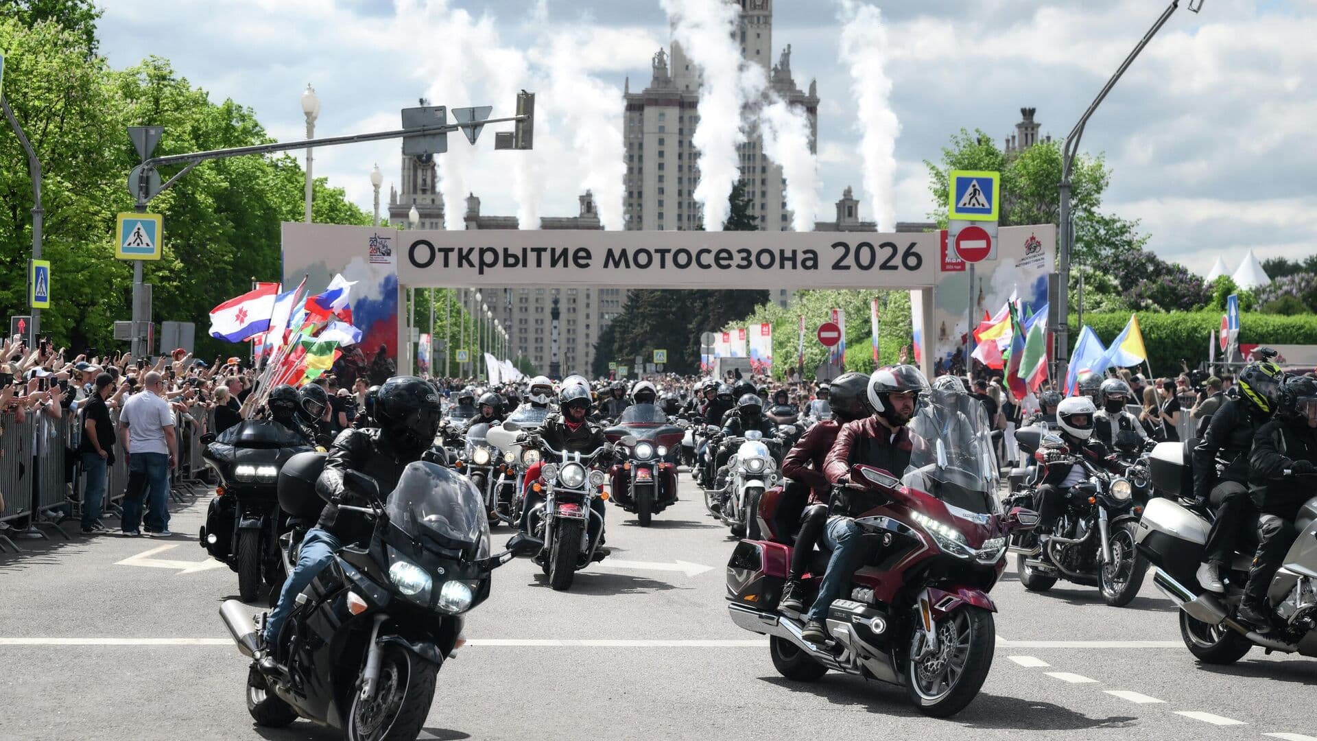 На Воробьевых горах стартовал Московский мотофестиваль