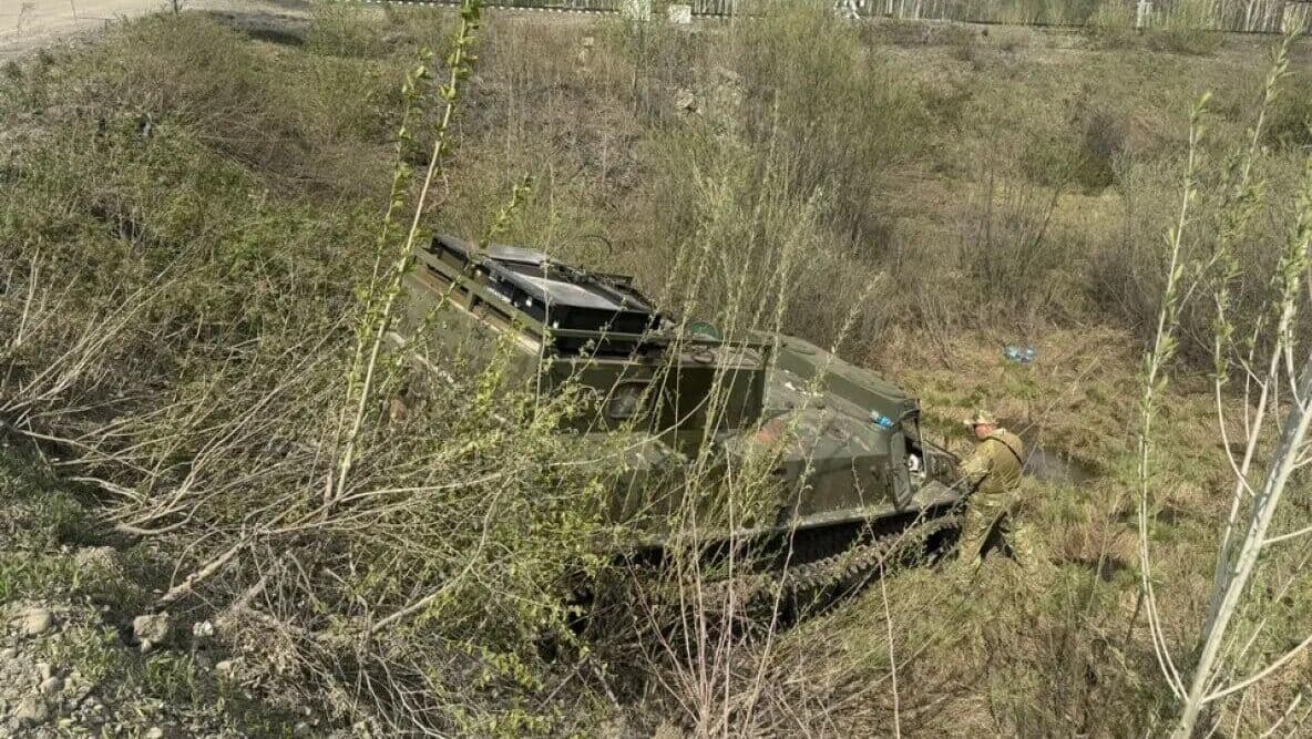 Четыре человека пострадали, упав с транспортера лесоохраны в Приамурье