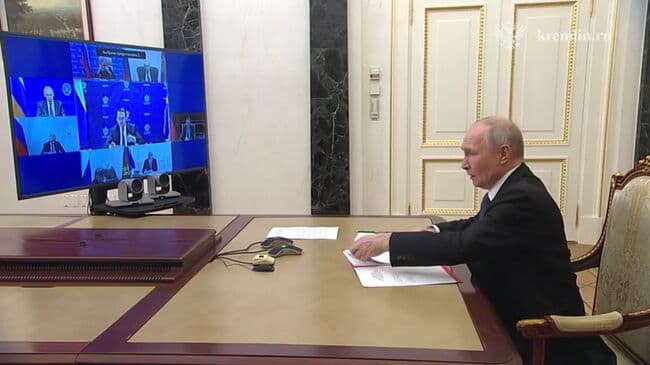 Путин обсудил с членами Совбеза развитие отрасли редкоземельных металлов