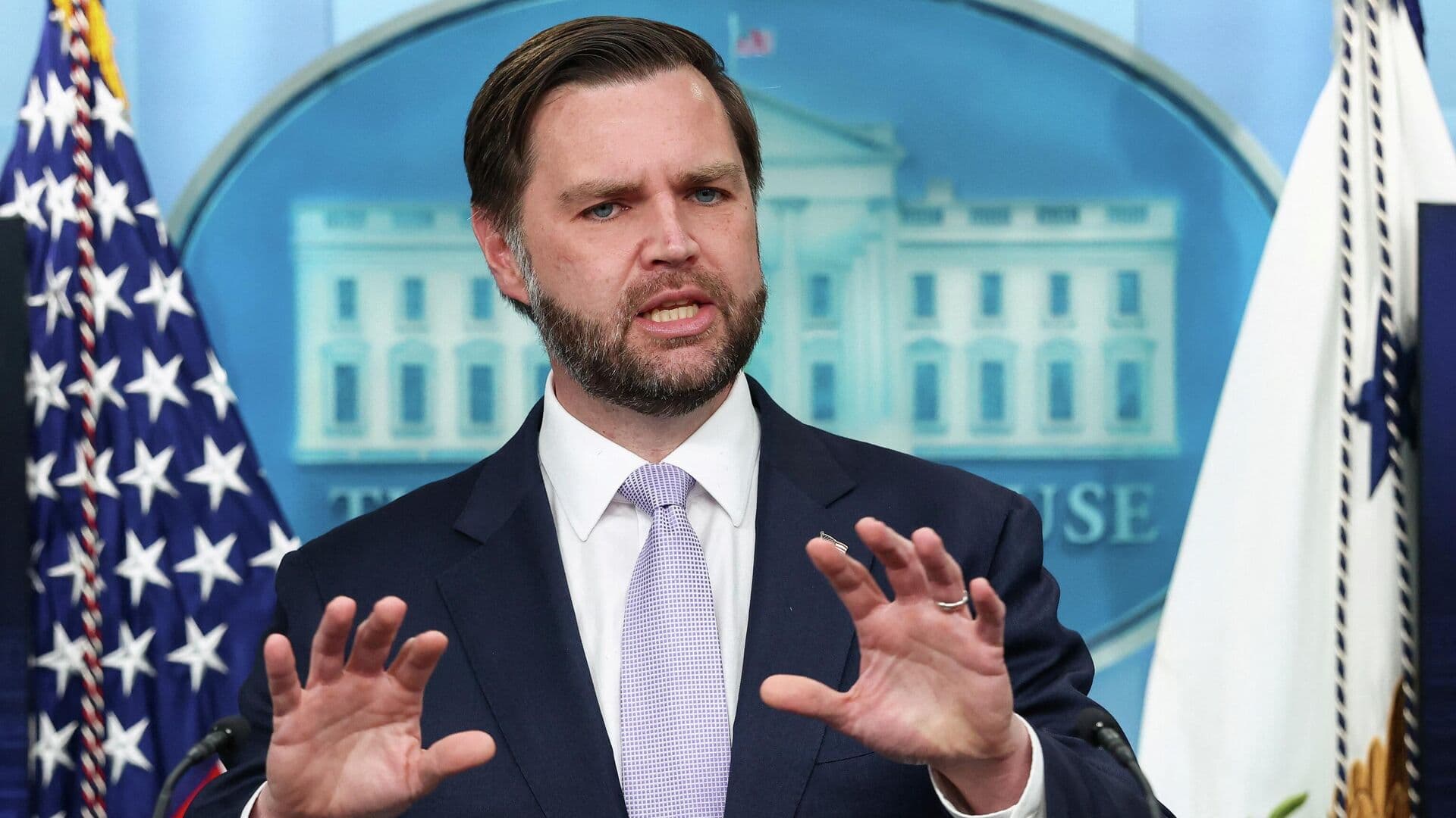 США четко обозначили Ирану свои красные линии на переговорах, заявил Вэнс