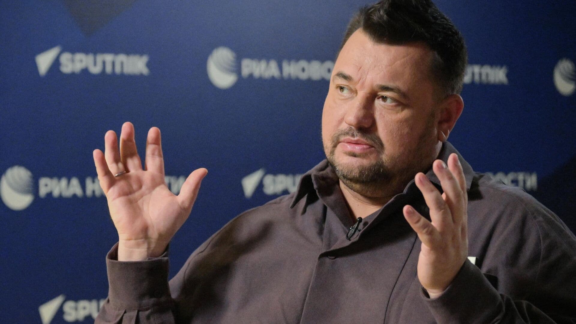 Лидер группы "Руки Вверх!" рассказал, почему молодежь романтизирует 90-е