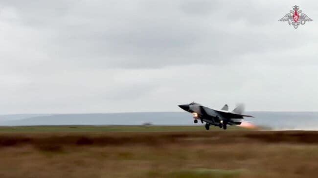 Минобороны: к тренировке привлекался МиГ-31, осуществивший пуск "Кинжала"