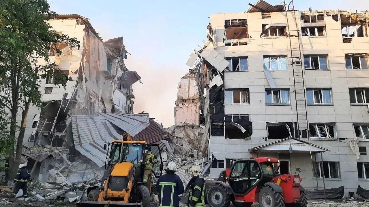 В ЛНР 35 человек пострадали при ударе ВСУ по колледжу