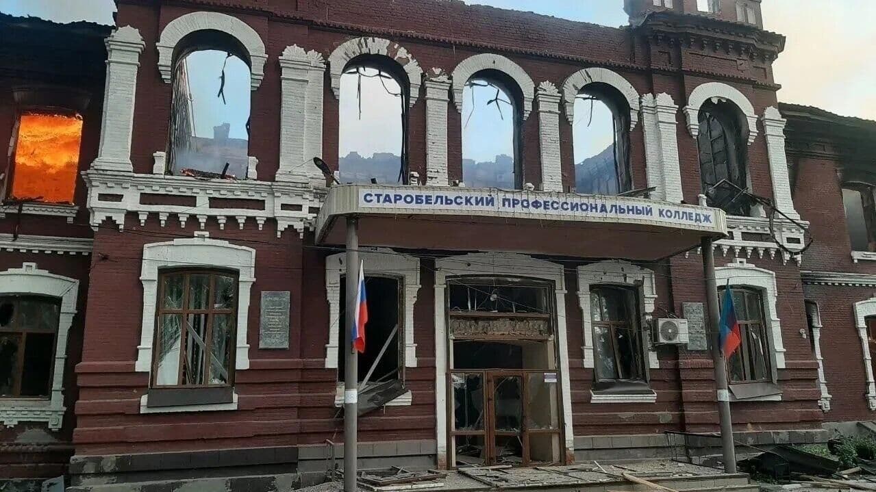 ВСУ били по колледжу в ЛНР несколько раз тяжелыми БПЛА, сообщил Мирошник