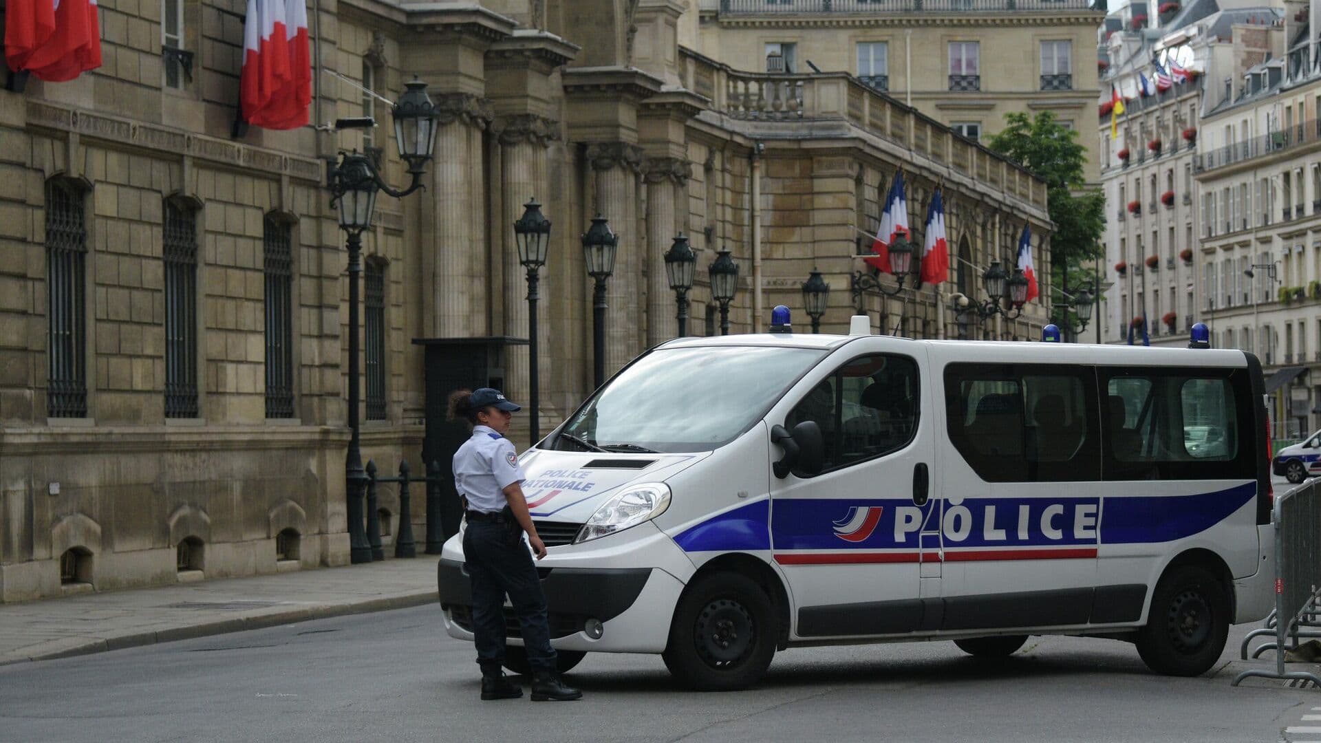 В резиденции Макрона прошли обыски по делу о госконтрактах, пишут СМИ