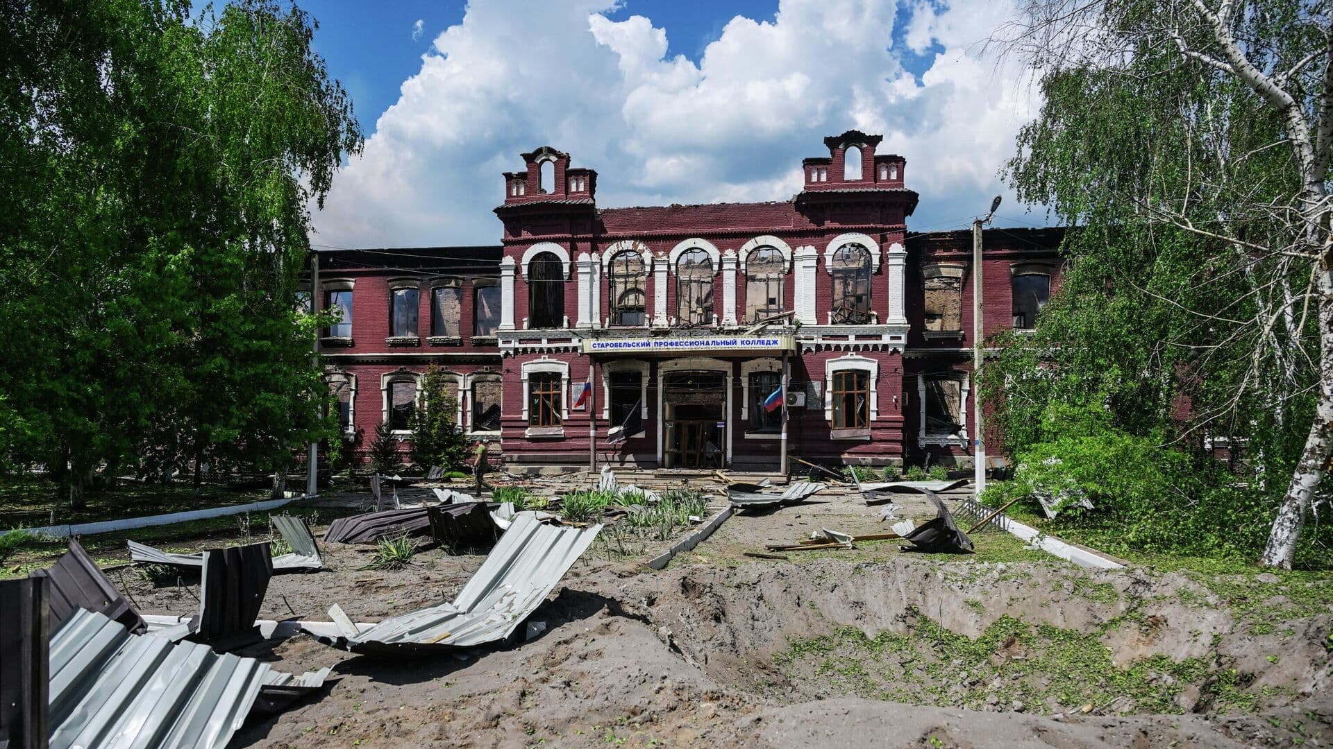 Народный фронт собирает средства пострадавшим от атак ВСУ по колледжу в ЛНР