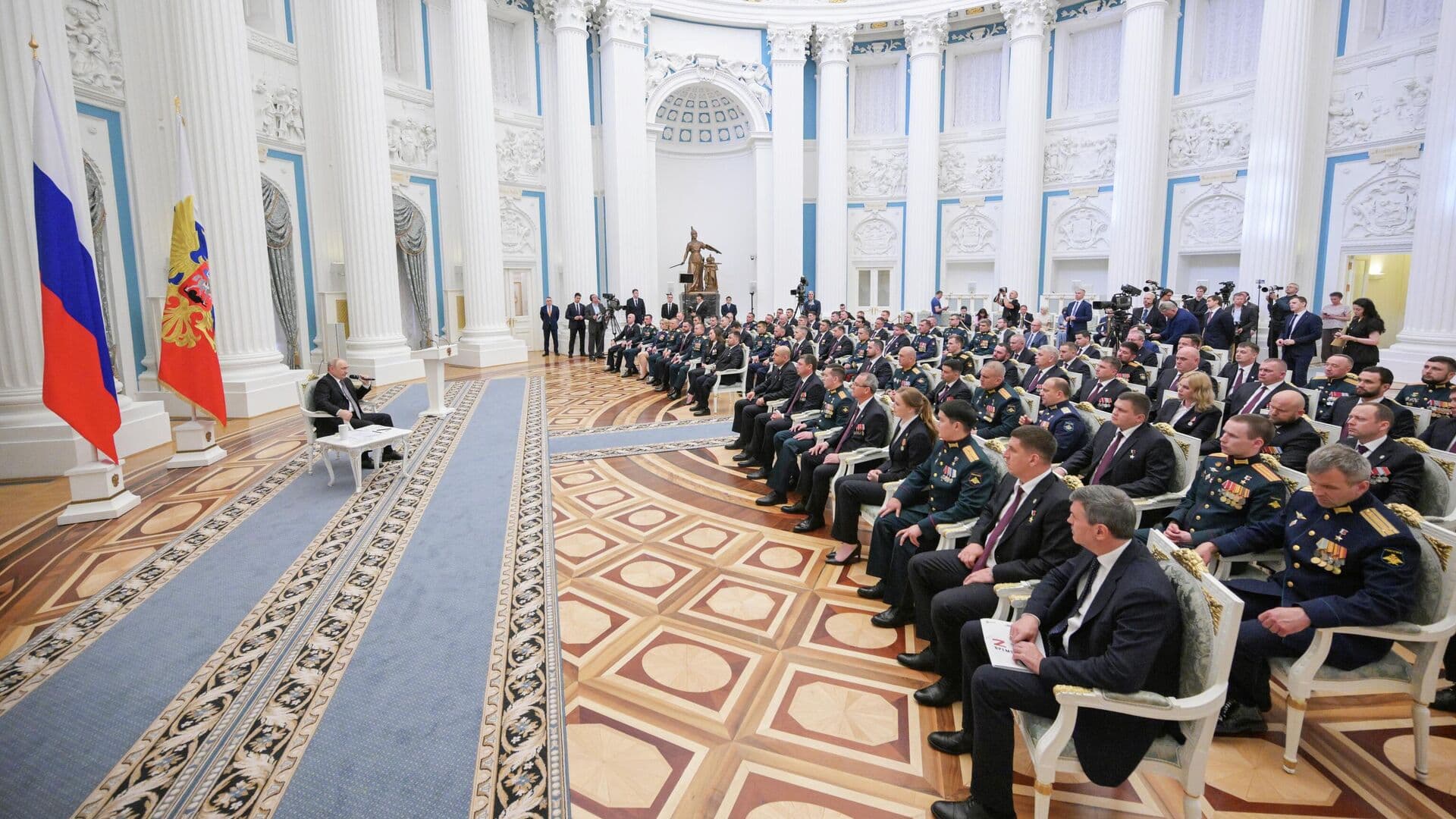 Путин рассказал о смысле программы "Время героев"