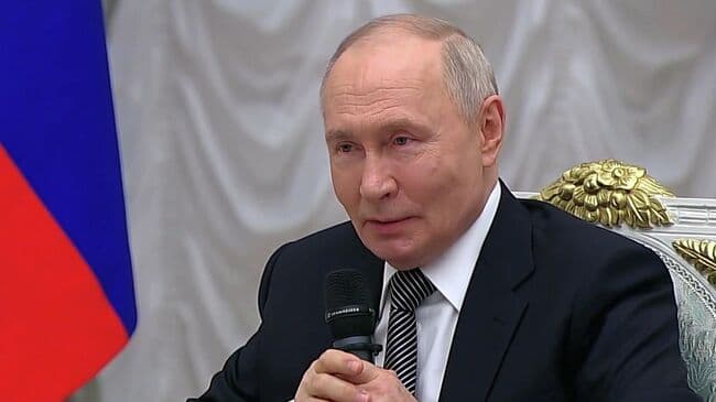 Путин согласился, что борьба за воспитание детей стала новым фронтом
