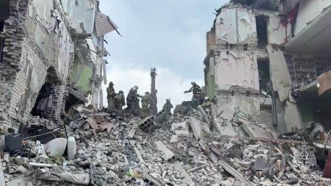 Число жертв удара ВСУ по колледжу в Старобельске выросло до десяти