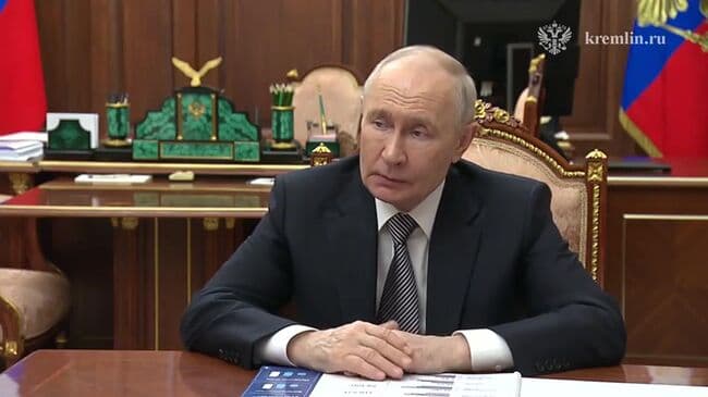 Путин обсудил с главой Республики Тыва развитие региона