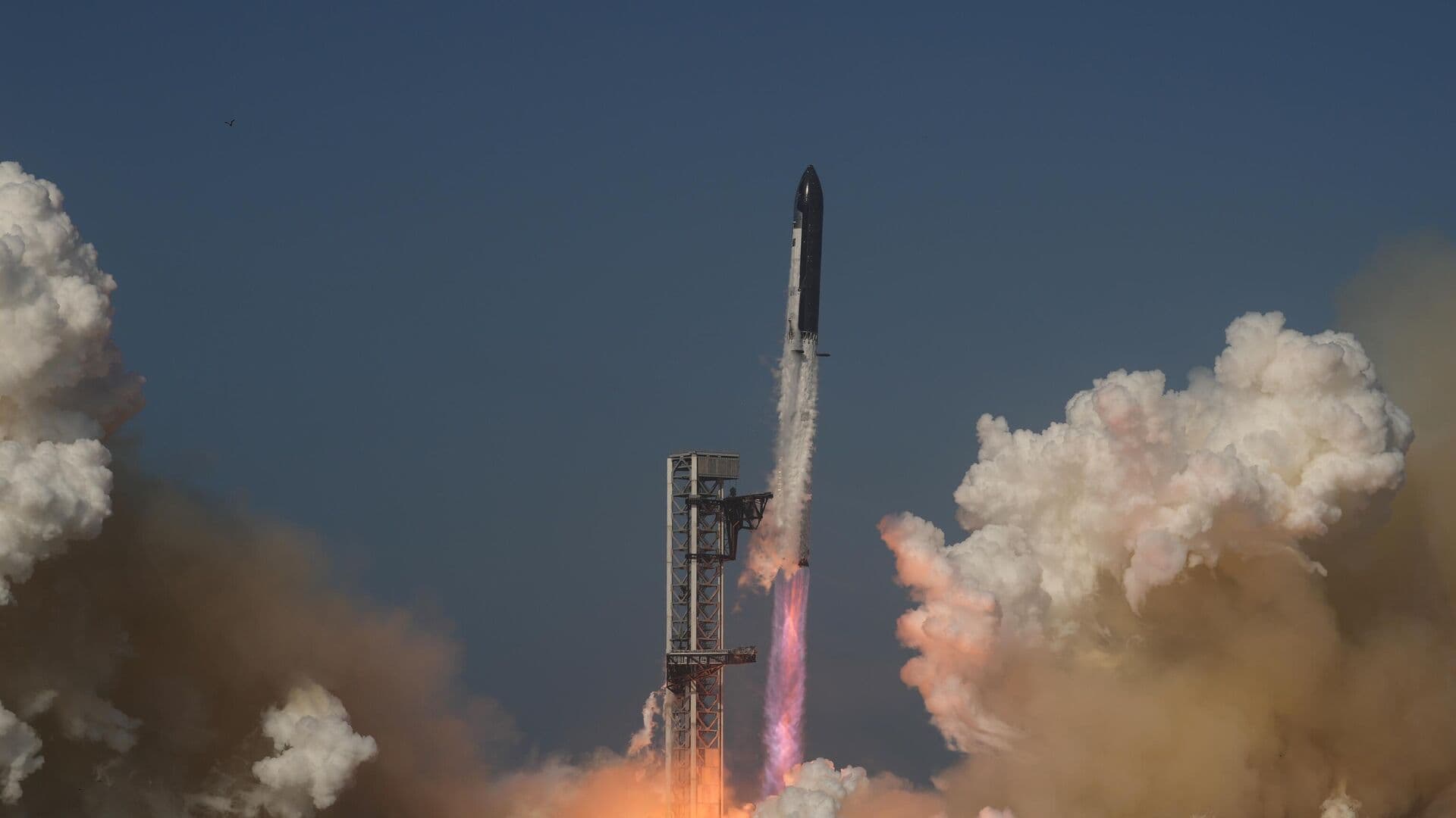 В США зафиксировали аномалию во время испытательного полета Starship