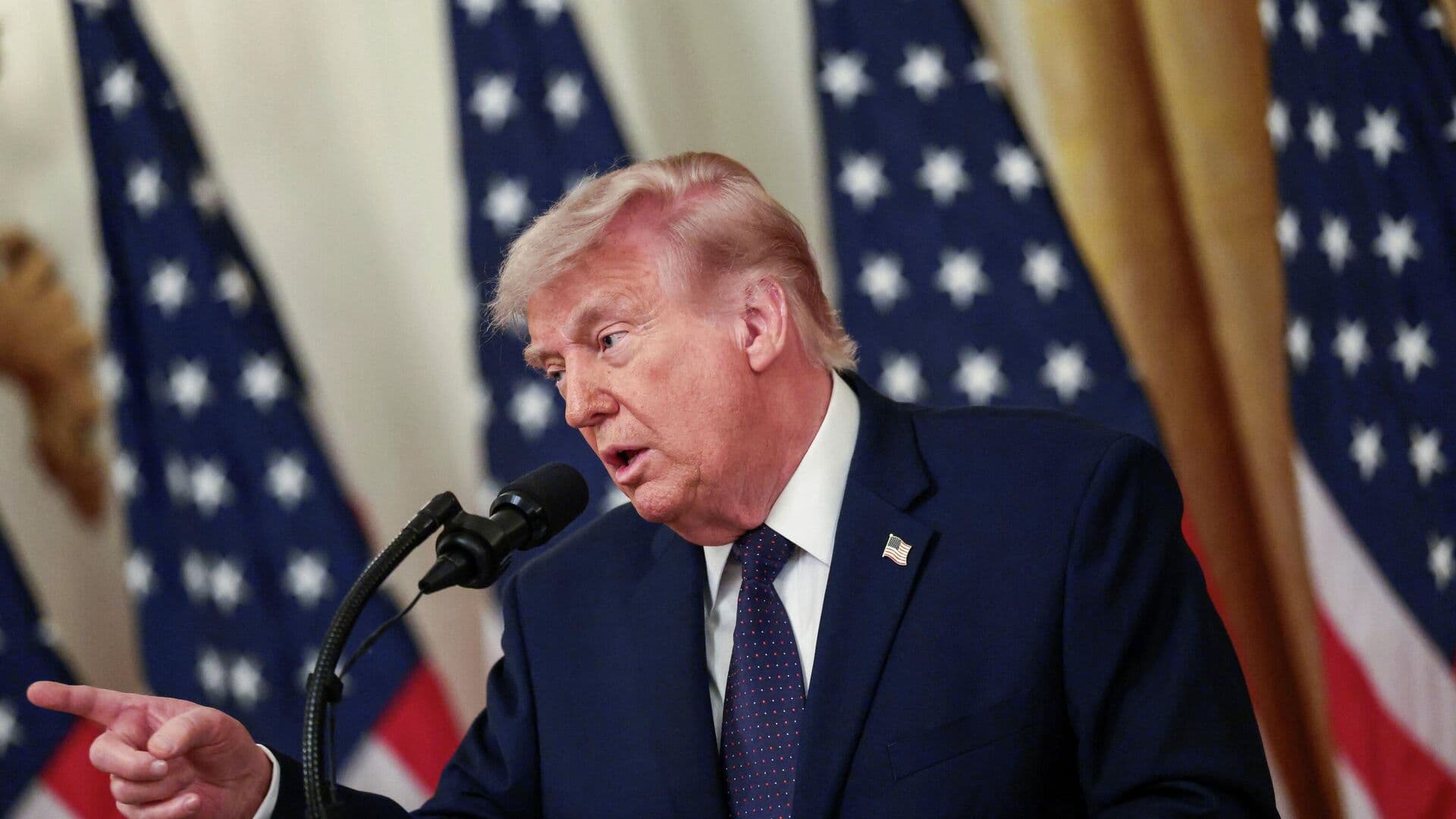 Трамп публично потребовал от Ирана и Израиля прекратить обмен ударами