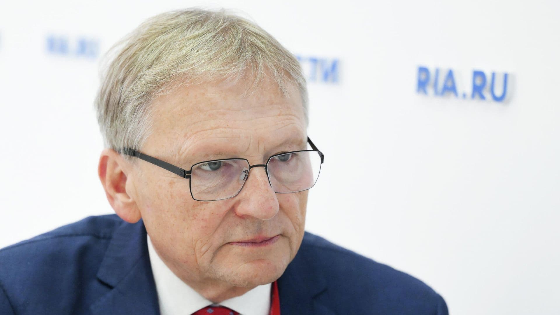 Титов рассказал о переговорах с "Хайнаньскими авиалиниями"