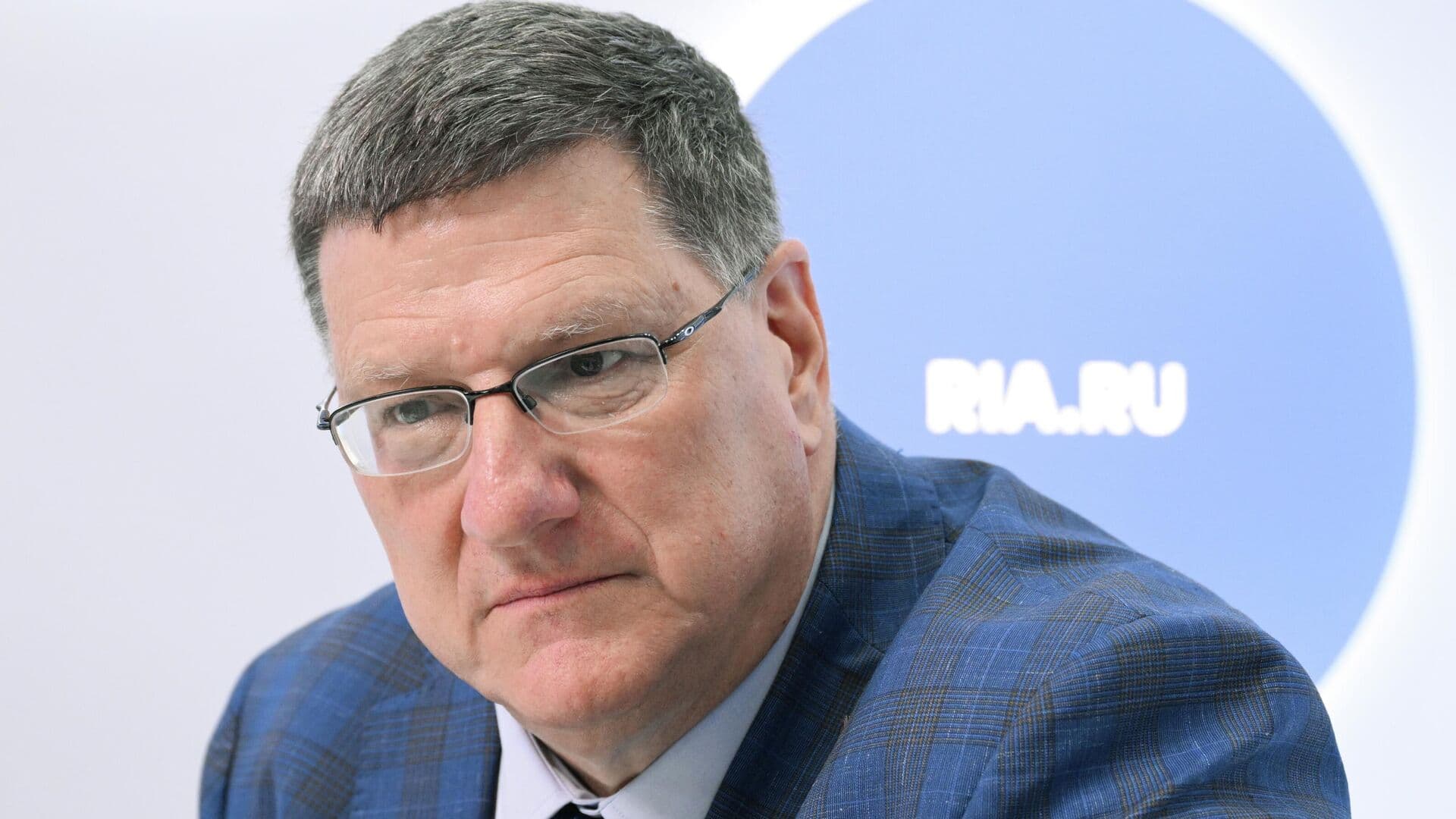 Экс-разведчик США побывал на месте атаки ВСУ на колледж в Старобельске