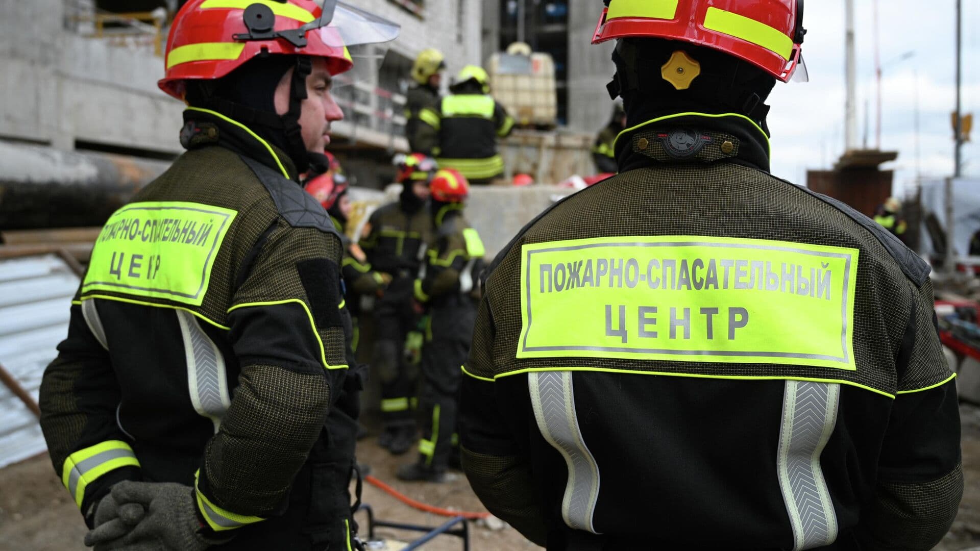 Спасатели завершили поисковые работы на месте удара ВСУ в Воронеже